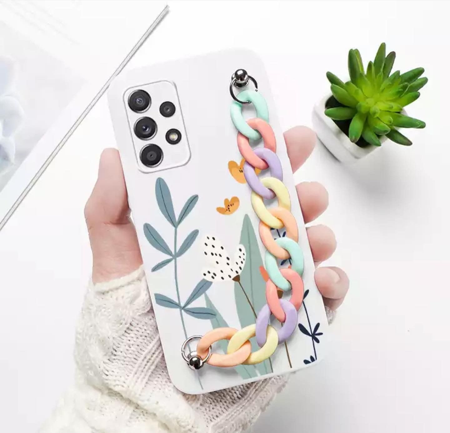 Leaves Floral Case With Multicolor Chain